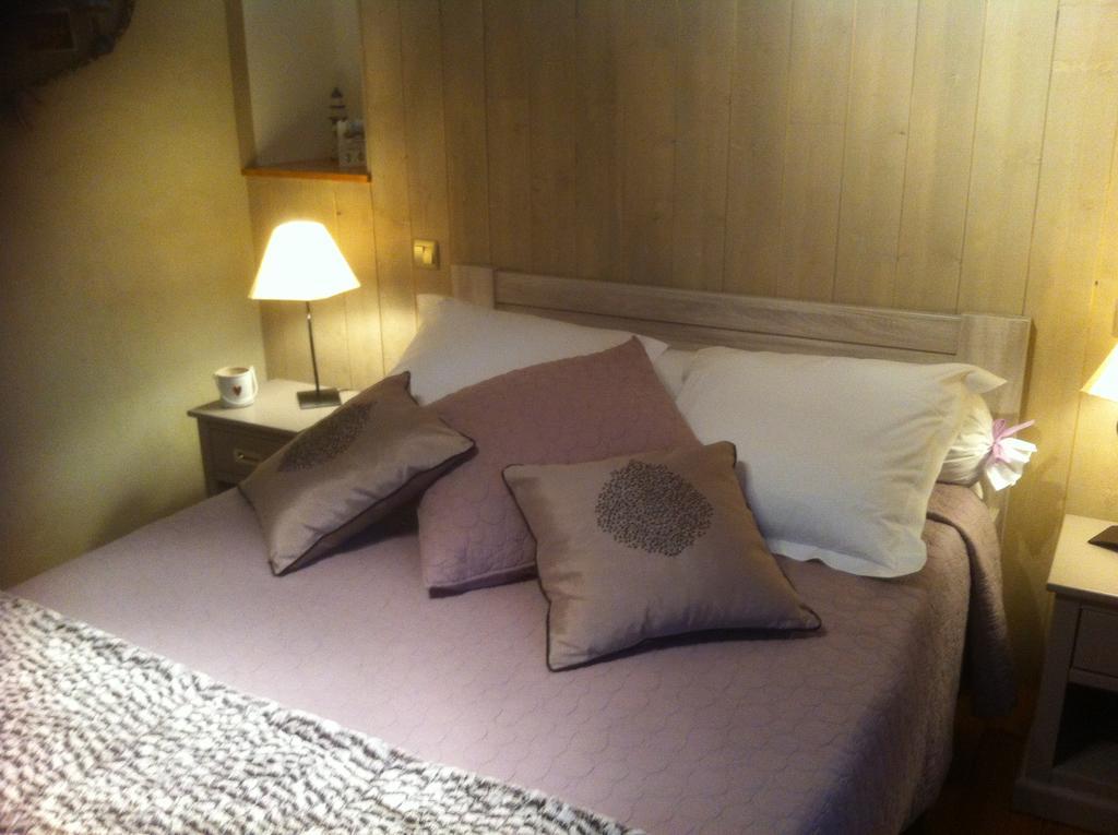 Hotel Les Charmettes Honfleur Zimmer foto
